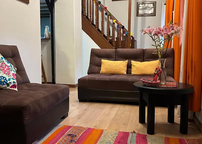 アパート 6br - 3 Min From Main Square